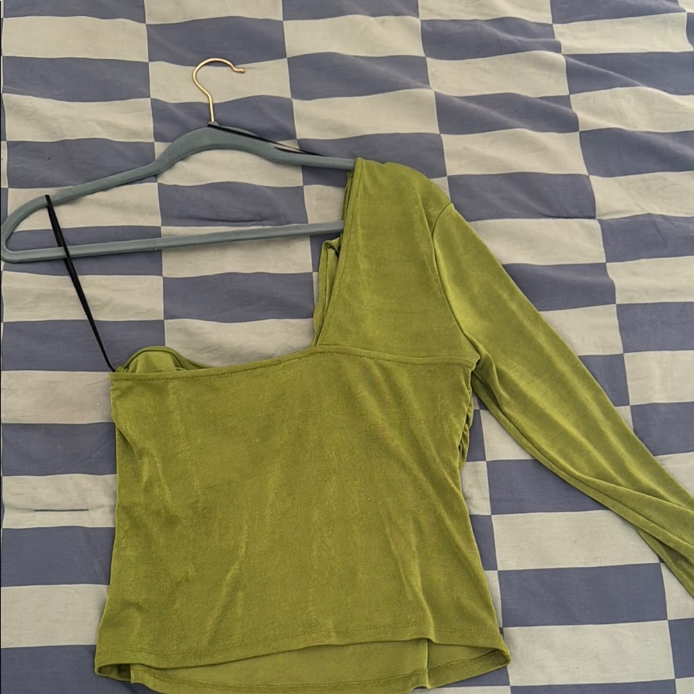 Green One-Shoulder Ruched Top - Picture 2 of 3